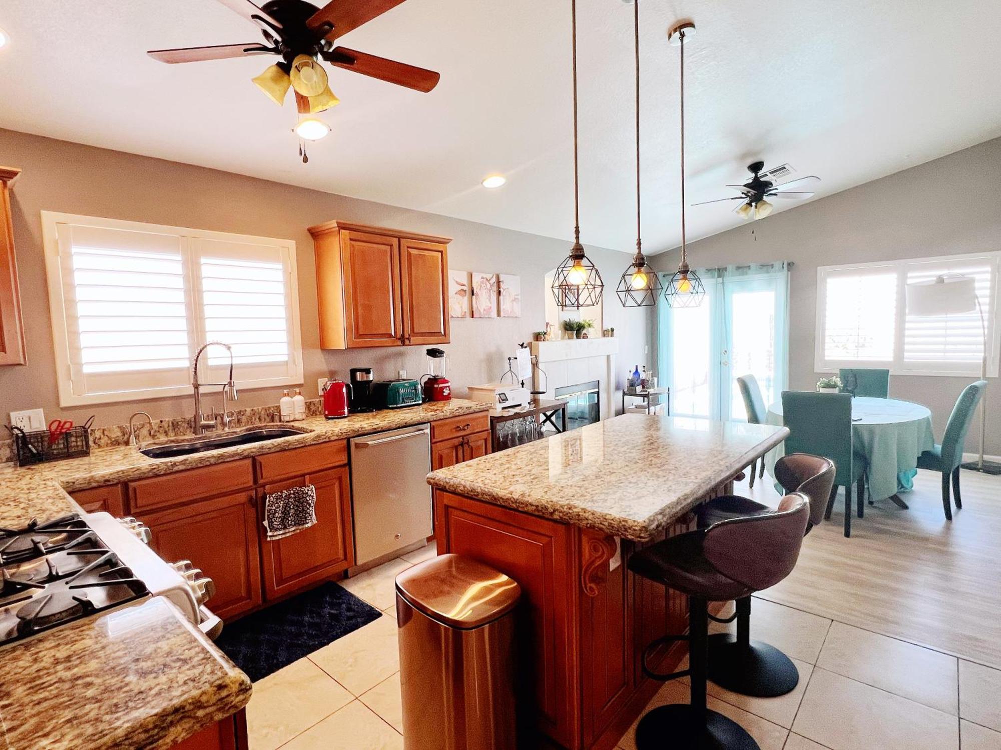 Amazing Heated Pool And Private Hot Tub 3Br In Heart Of Lv Villa Las Vegas Eksteriør bilde