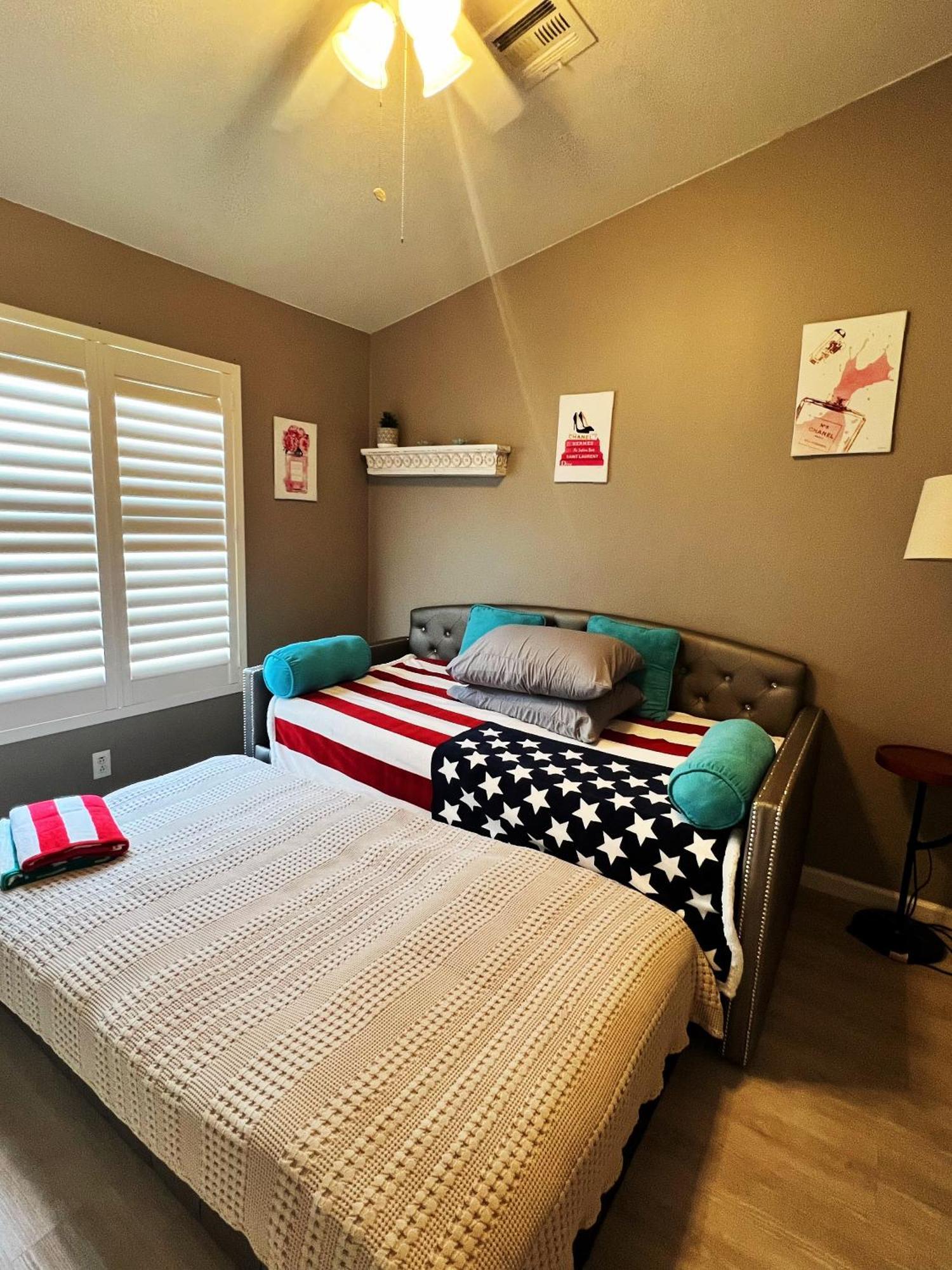 Amazing Heated Pool And Private Hot Tub 3Br In Heart Of Lv Villa Las Vegas Eksteriør bilde