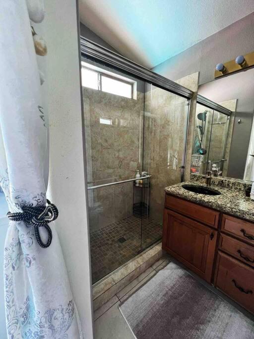 Amazing Heated Pool And Private Hot Tub 3Br In Heart Of Lv Villa Las Vegas Eksteriør bilde