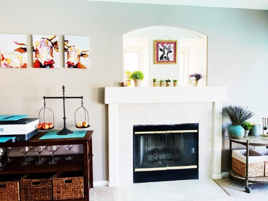 Amazing Heated Pool And Private Hot Tub 3Br In Heart Of Lv Villa Las Vegas Eksteriør bilde