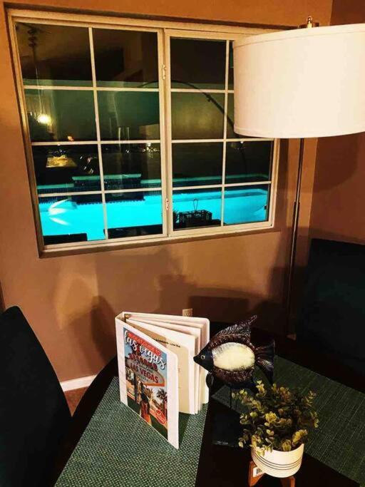 Amazing Heated Pool And Private Hot Tub 3Br In Heart Of Lv Villa Las Vegas Eksteriør bilde
