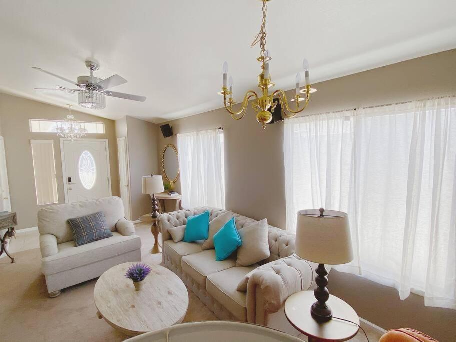 Amazing Heated Pool And Private Hot Tub 3Br In Heart Of Lv Villa Las Vegas Eksteriør bilde