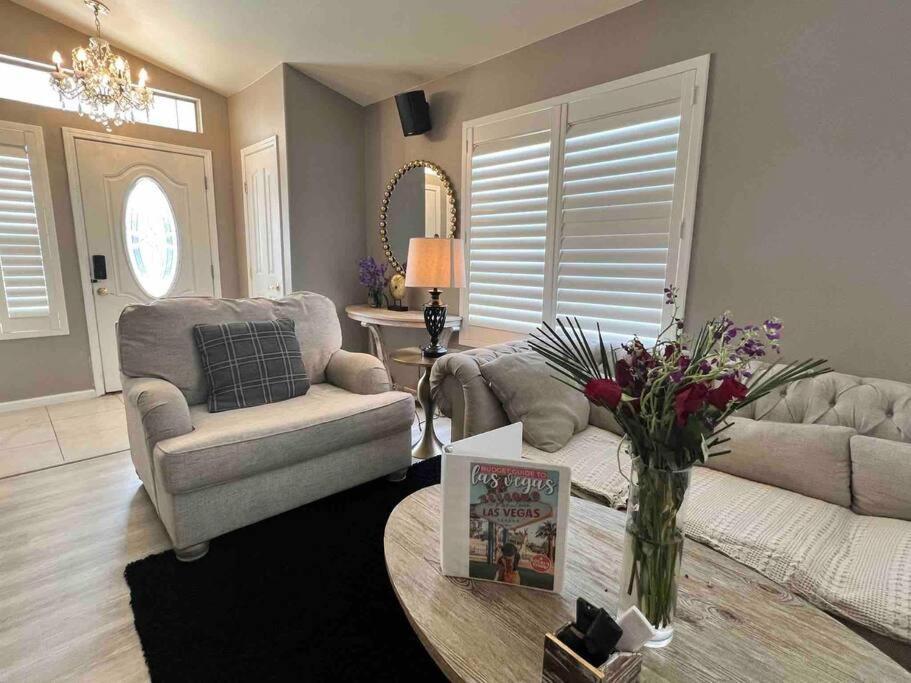 Amazing Heated Pool And Private Hot Tub 3Br In Heart Of Lv Villa Las Vegas Eksteriør bilde