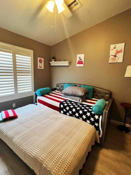 Amazing Heated Pool And Private Hot Tub 3Br In Heart Of Lv Villa Las Vegas Eksteriør bilde