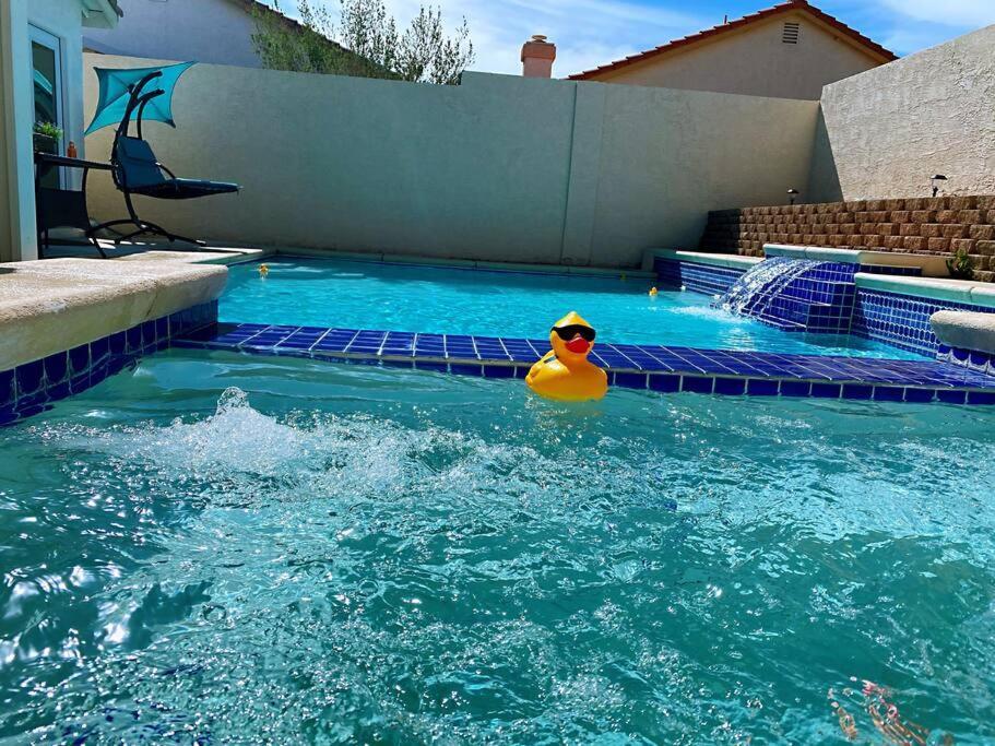 Amazing Heated Pool And Private Hot Tub 3Br In Heart Of Lv Villa Las Vegas Eksteriør bilde