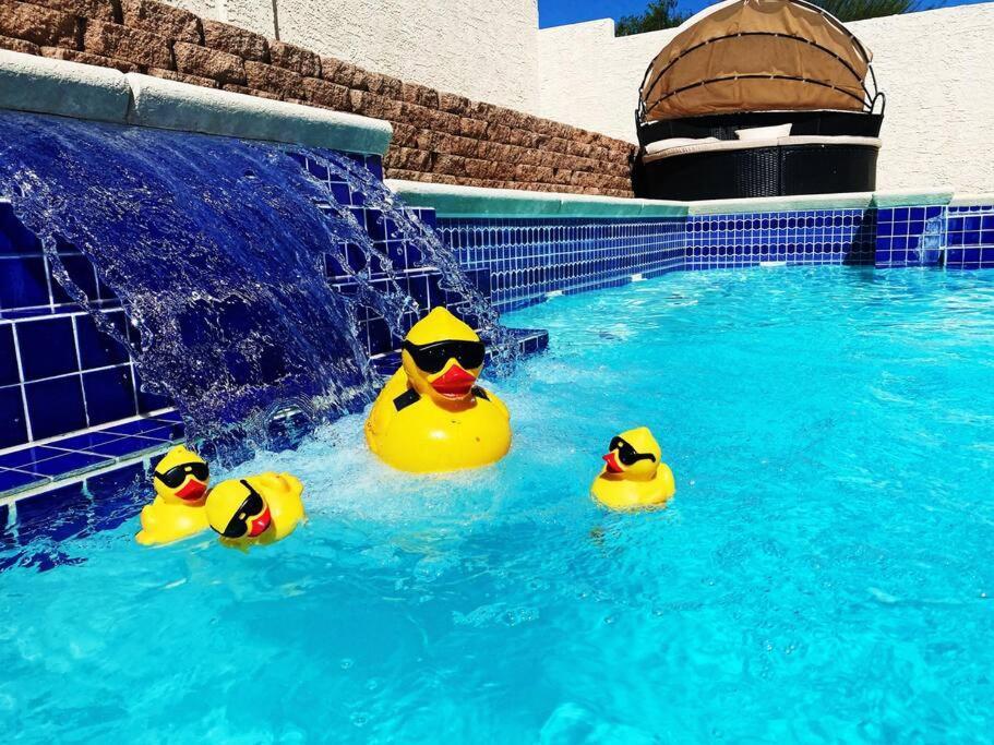 Amazing Heated Pool And Private Hot Tub 3Br In Heart Of Lv Villa Las Vegas Eksteriør bilde